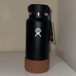 HYDRO FLASK X VANS COLLABORATION